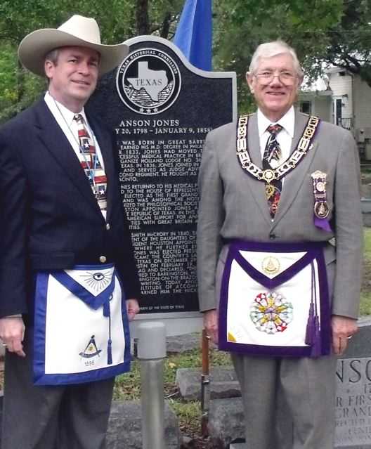 Kameron Searle, President of the Texas Heritage Society, and Vernon Burke, Past Grand Master of Masons in Texas